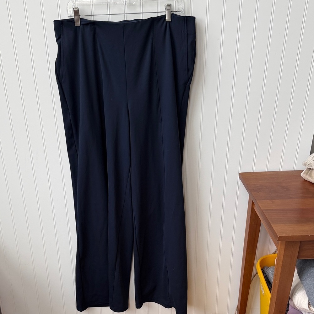 (209)Old Navy Wide-Leg Navy Trousers